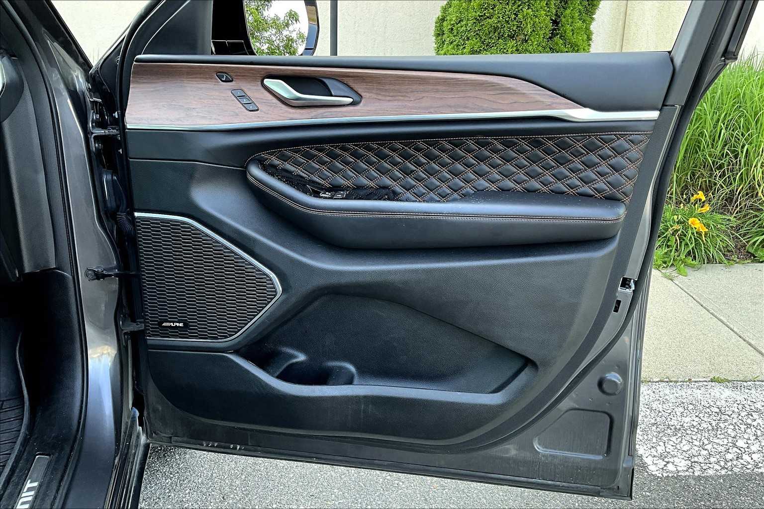 2023 Jeep Grand Cherokee Summit photo 22