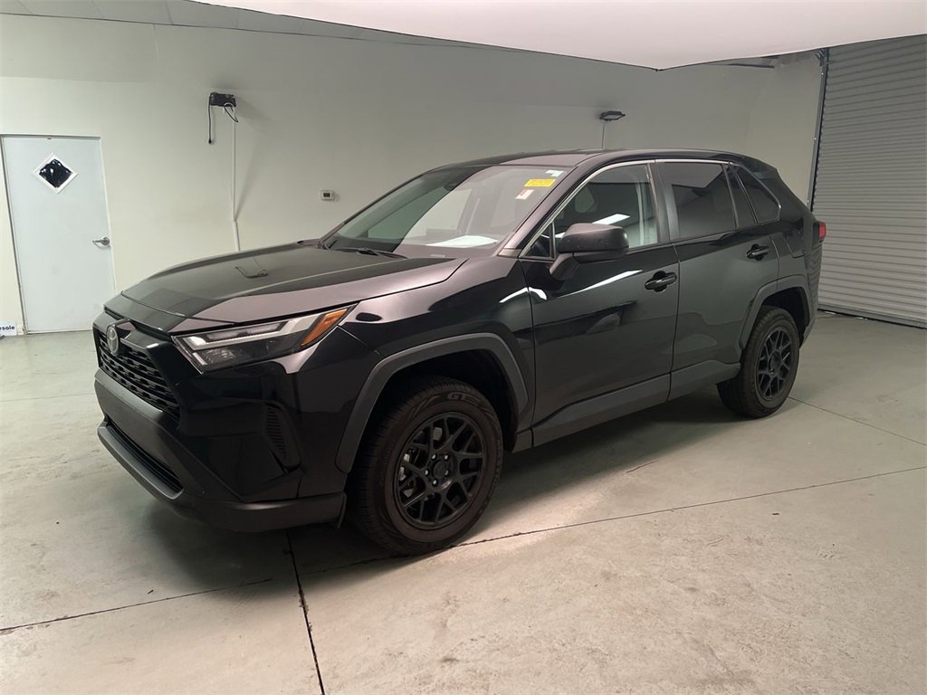 2023 Toyota RAV4 LE photo 4