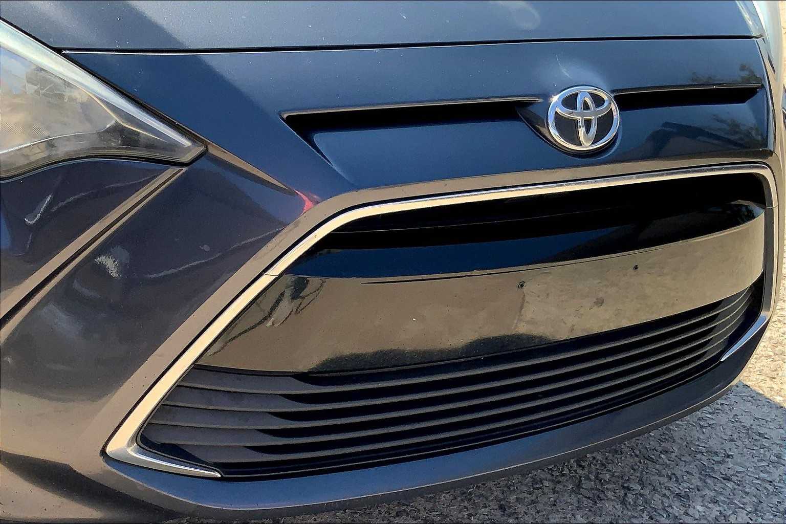 2017 Toyota Yaris iA photo 26