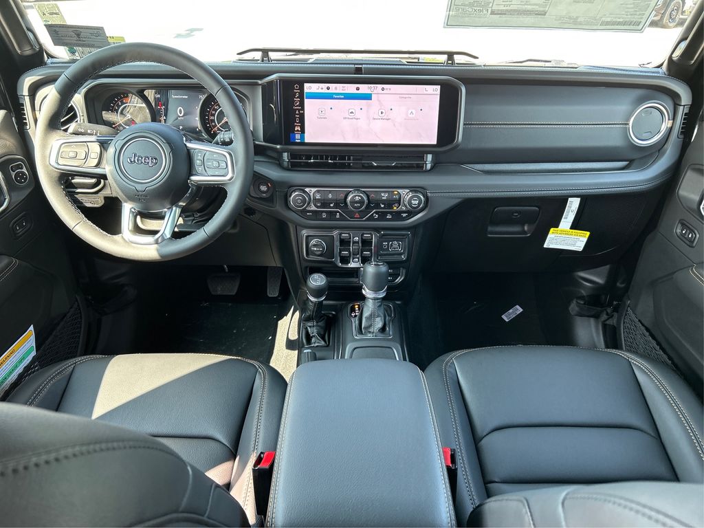 2025 Jeep Wrangler Sahara photo 20