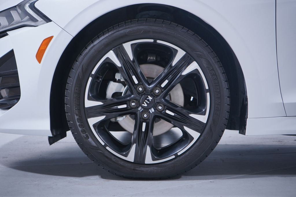 2021 Kia K5 GT-Line photo 2