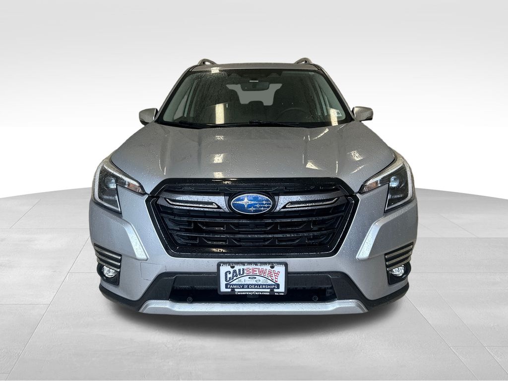 2023 Subaru Forester Touring photo 2
