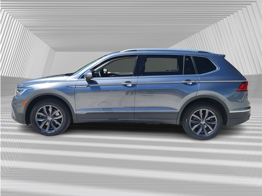 2022 Volkswagen Tiguan SE photo 3
