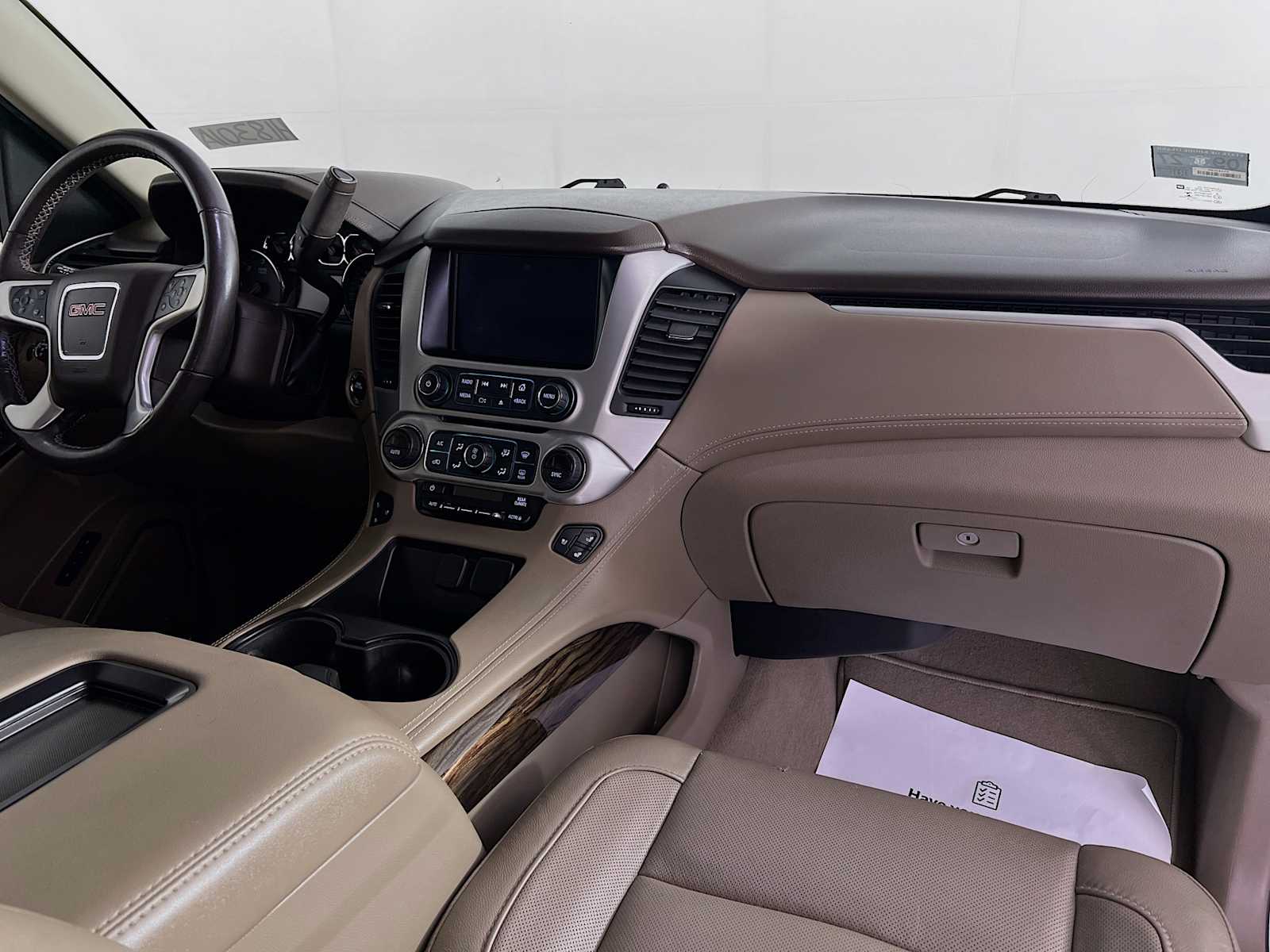 2019 Gmc Yukon SLT photo 24