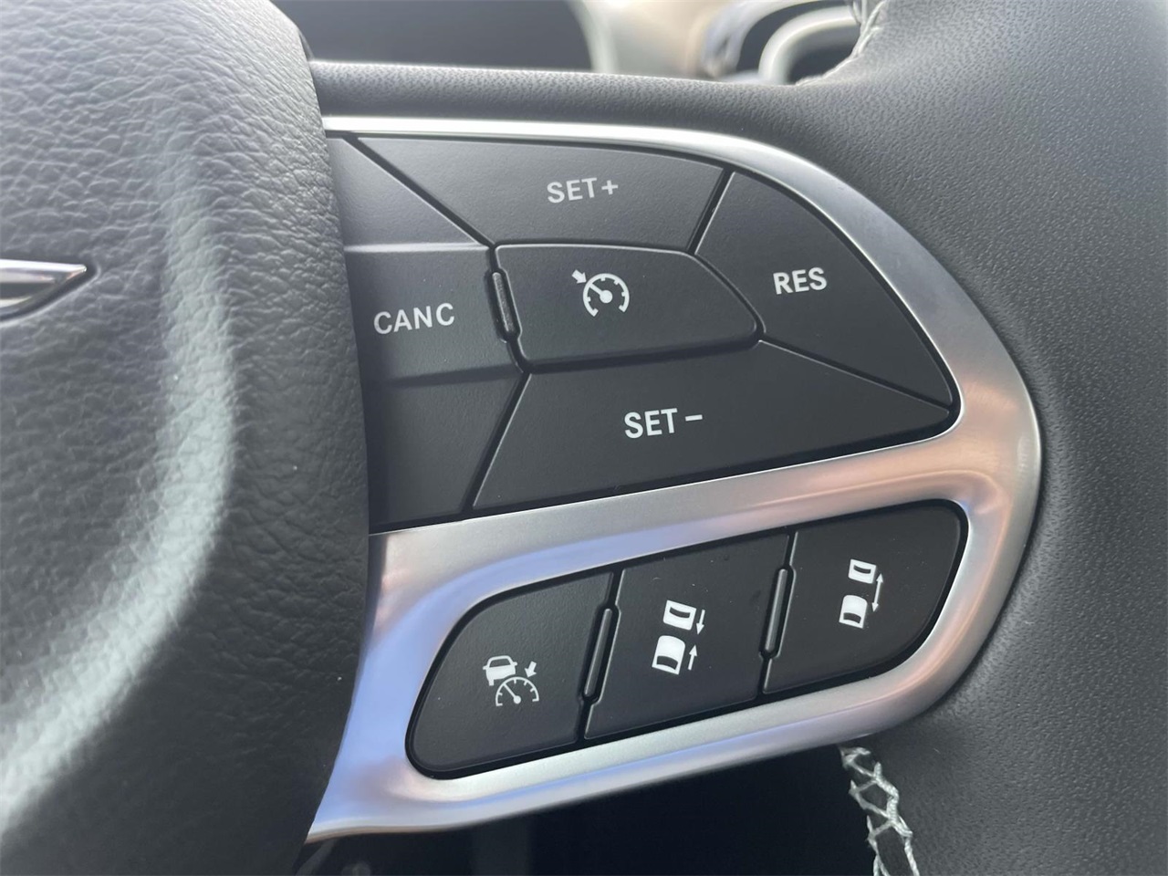 2025 Chrysler Voyager LX photo 11