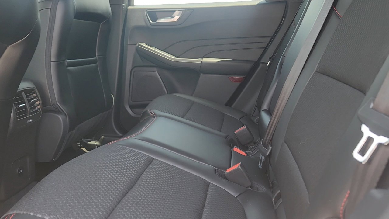 2025 Ford Escape ST-Line photo 18