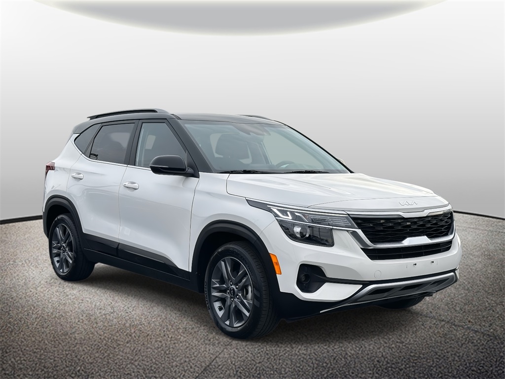 2023 Kia Seltos S's photo