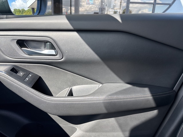 2024 Nissan Rogue SV photo 21