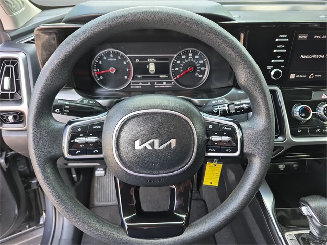 2023 Kia Sorento LX photo 20