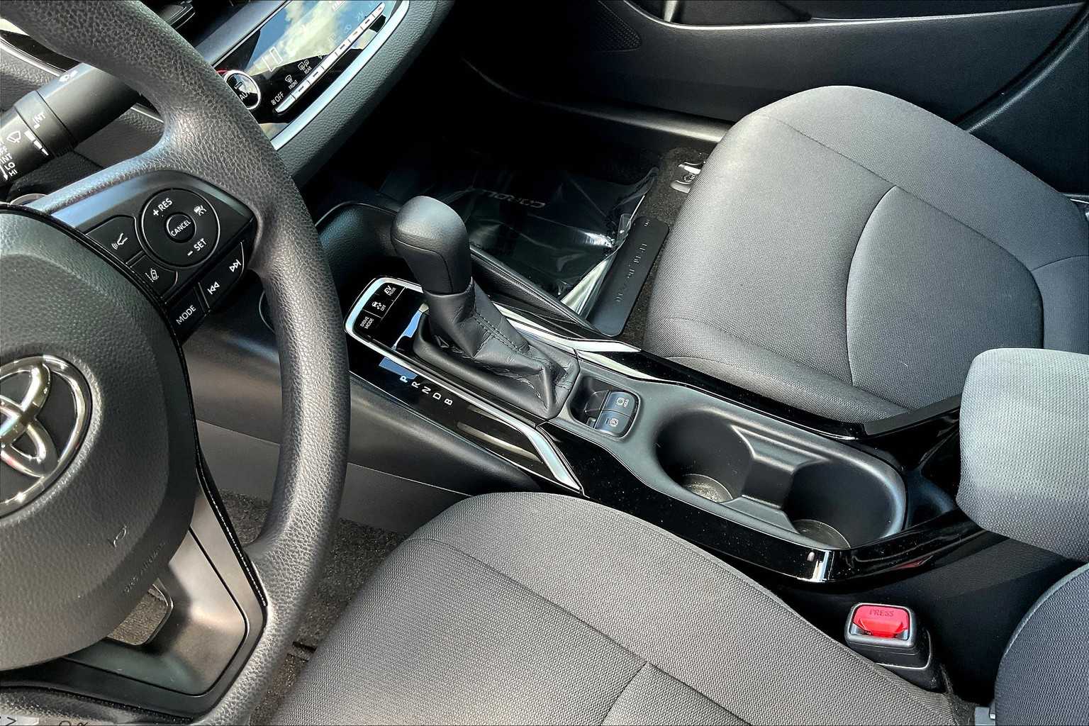 2021 Toyota Corolla Hybrid LE photo 16