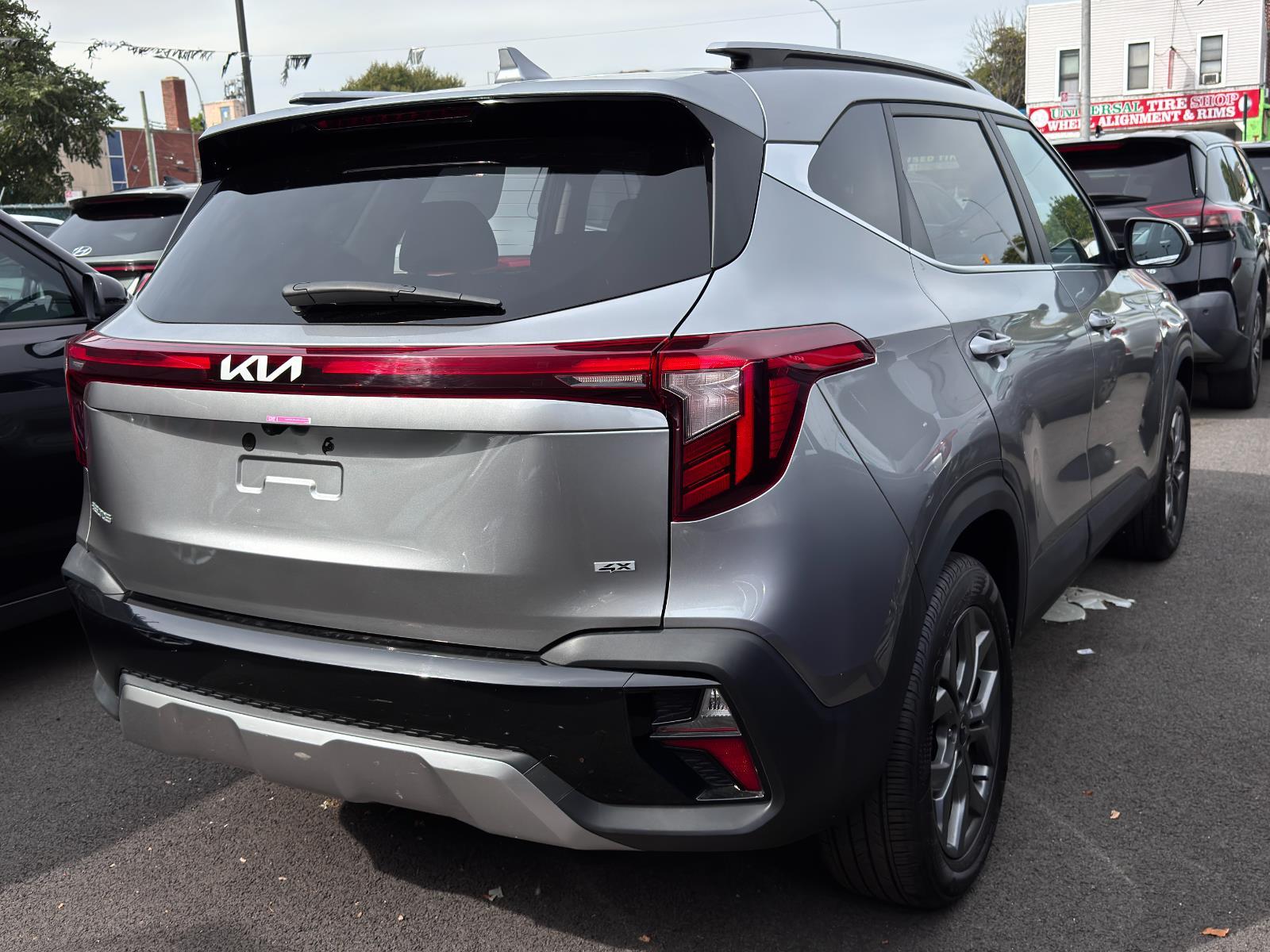 2024 Kia Seltos S photo 4