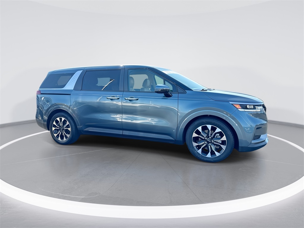 2023 Kia Carnival EX photo 9