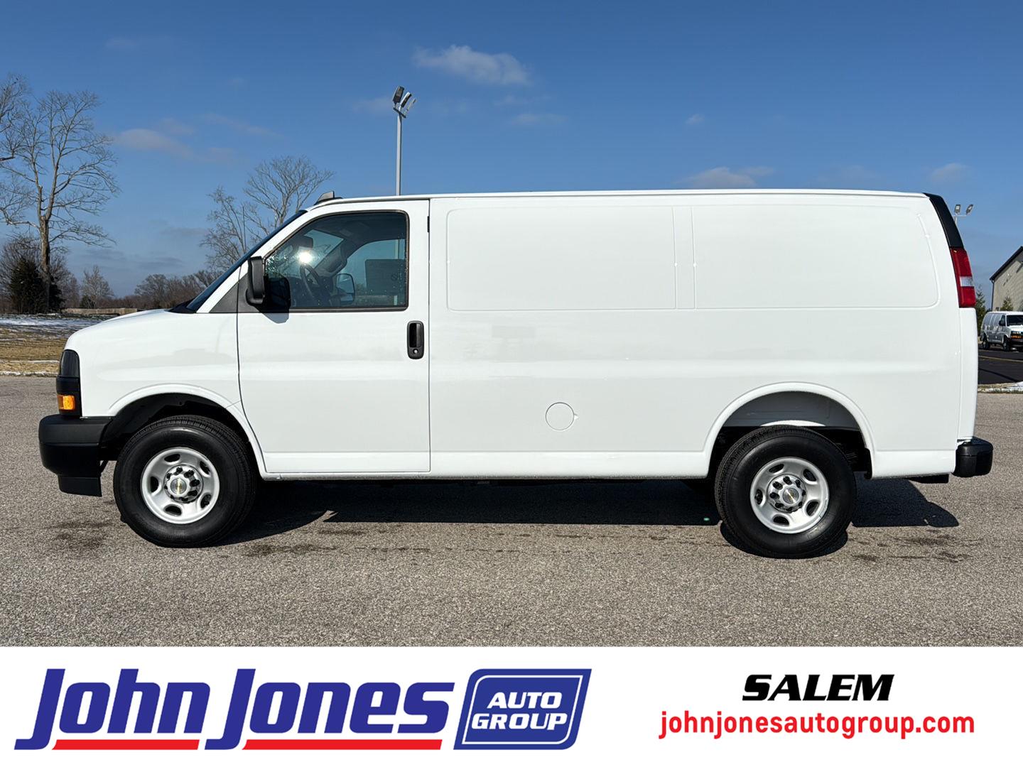 2025 Chevrolet Express Cargo Work Van's photo
