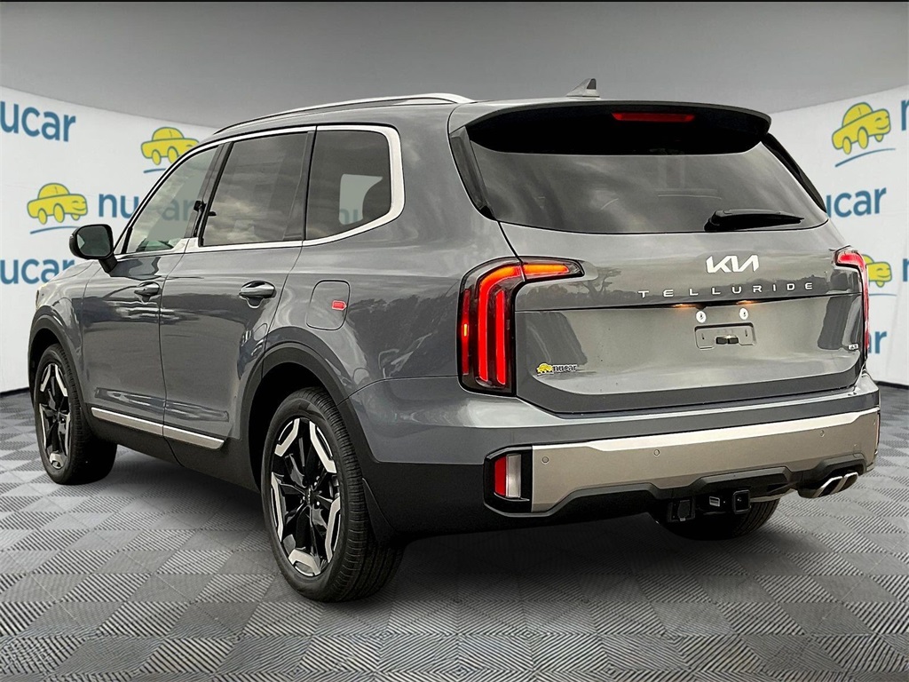 2025 Kia Telluride EX photo 4