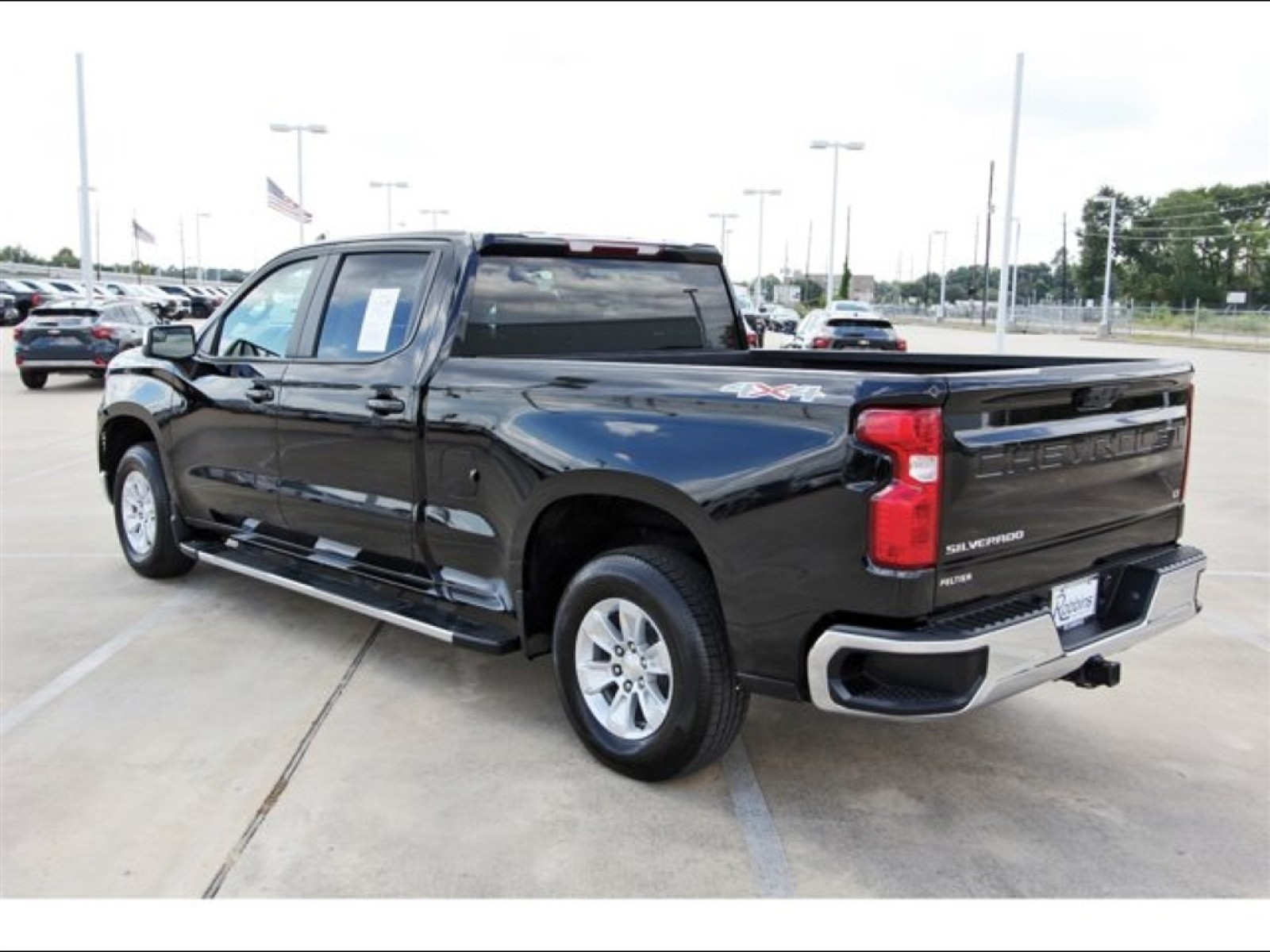 2024 Chevrolet Silverado 1500 LT - 3