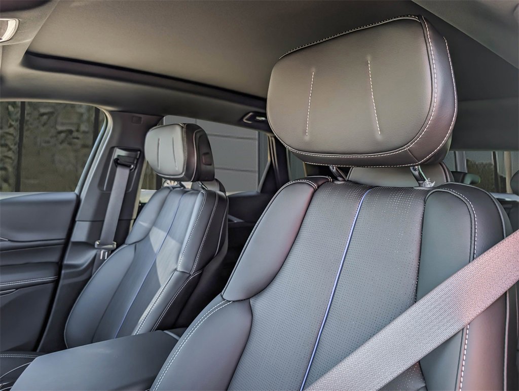 2026 Cadillac Lyriq Luxury photo 12