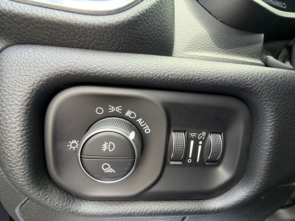 2022 Ram 1500 Laramie photo 22