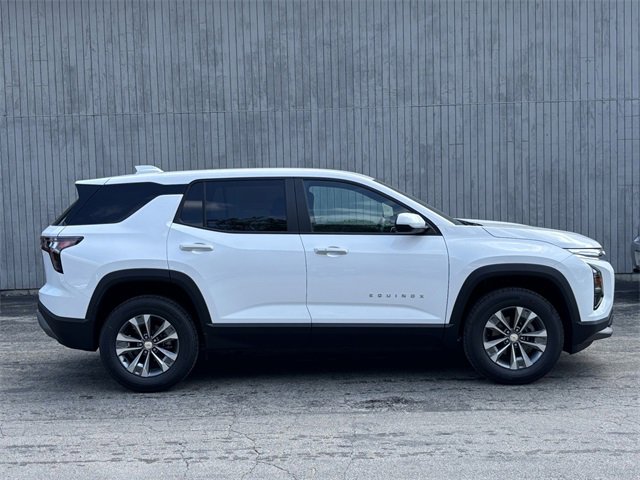 2026 Chevrolet Equinox LT photo 3