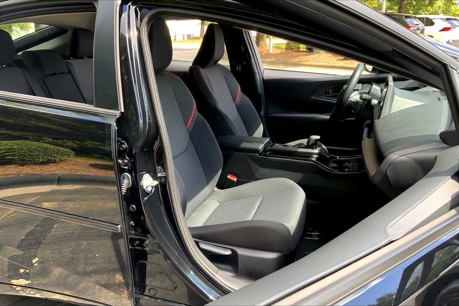 2024 Toyota Prius Prime XSE Premium photo 8