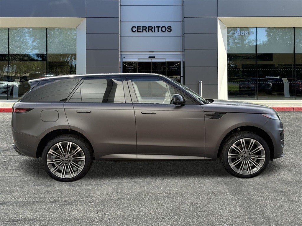 2025 Land Rover Range Rover Sport SE photo 4