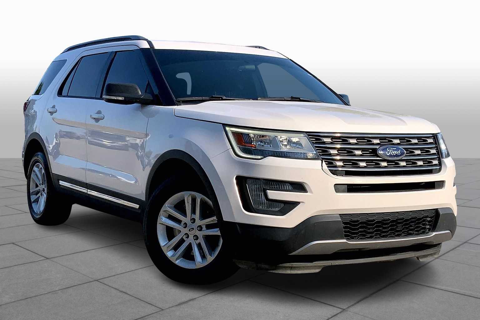 Used 2017 Ford Explorer XLT with VIN 1FM5K7DH9HGB45822 for sale in Kansas City