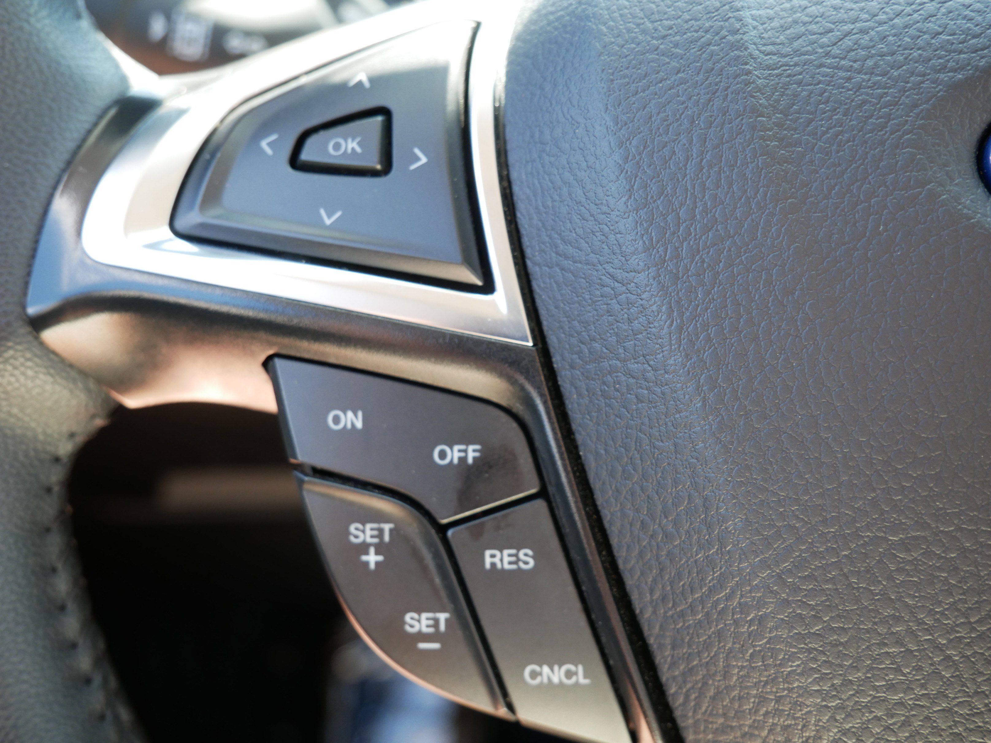 2024 Ford Edge SEL photo 25