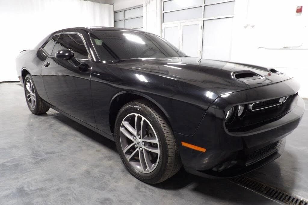 2019 Dodge Challenger SXT's photo