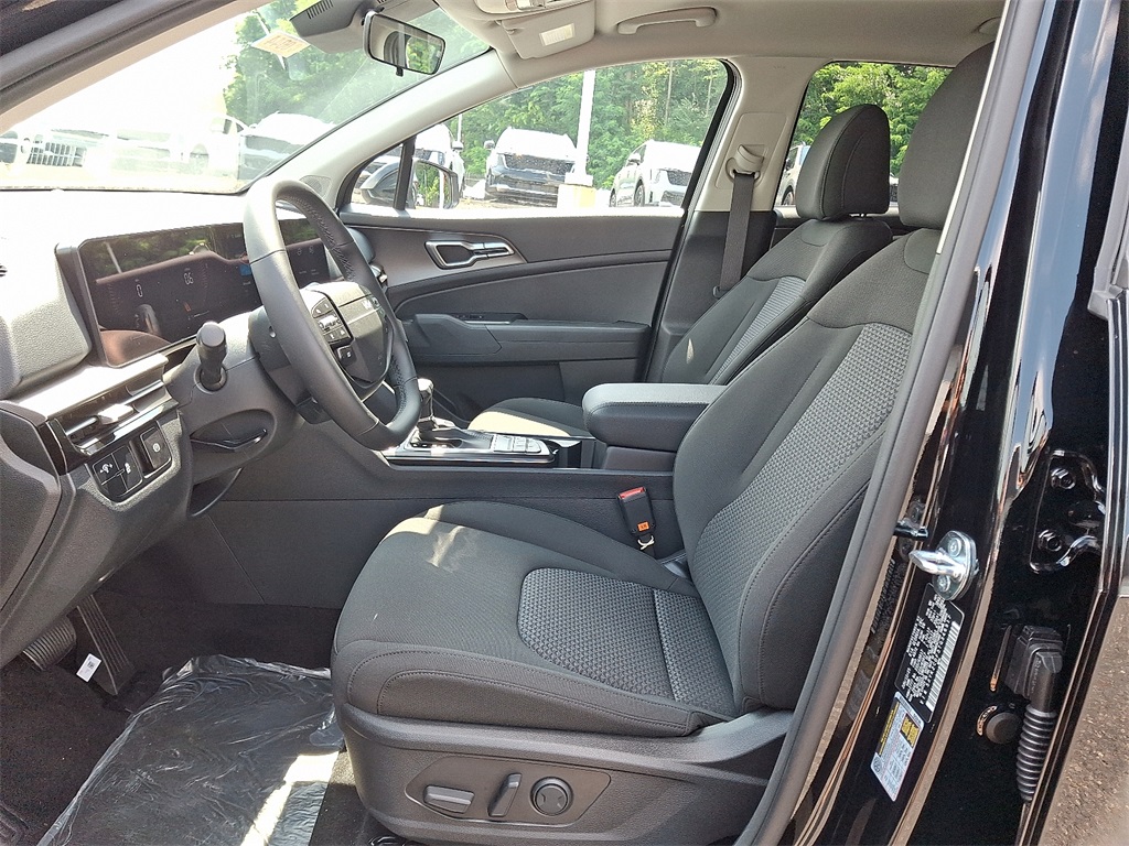 2026 Kia Sportage LX photo 13