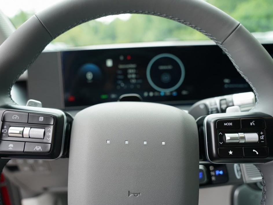 2026 Hyundai Ioniq SEL photo 17
