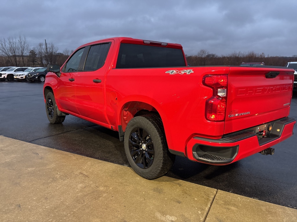 2022 Chevrolet Silverado 1500 Custom photo 3