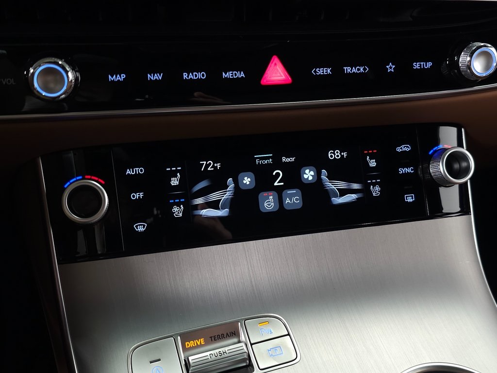 2026 Genesis GV70 2.5T Advanced photo 25