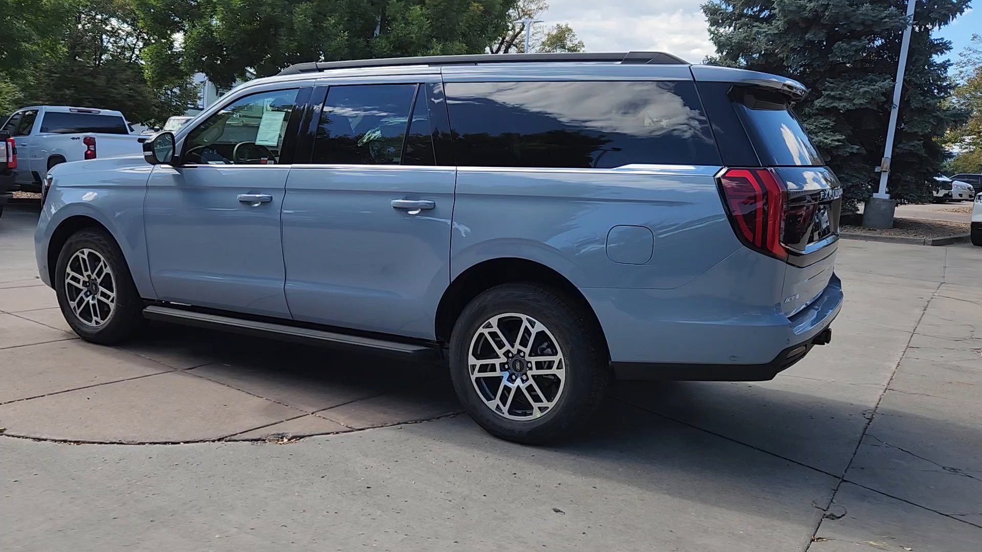 2025 Ford Expedition MAX Base photo 3