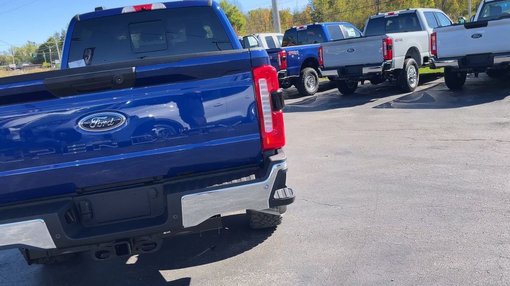 2025 Ford Bronco Badlands photo 2