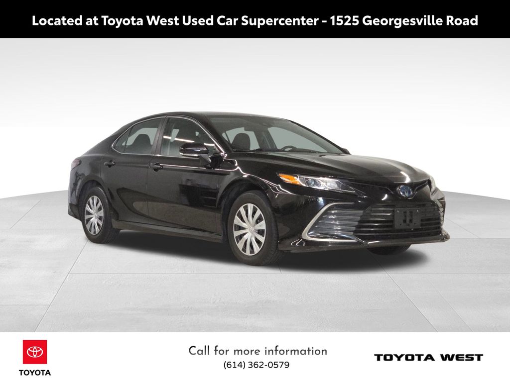 2022 Toyota Camry Hybrid LE photo 2