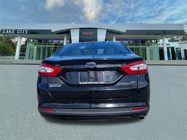 2016 Ford Fusion SE photo 4