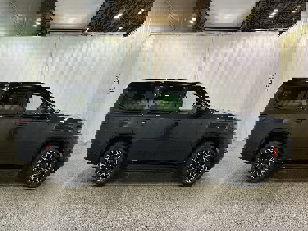 2025 Jeep Wagoneer Series II Overland photo 3