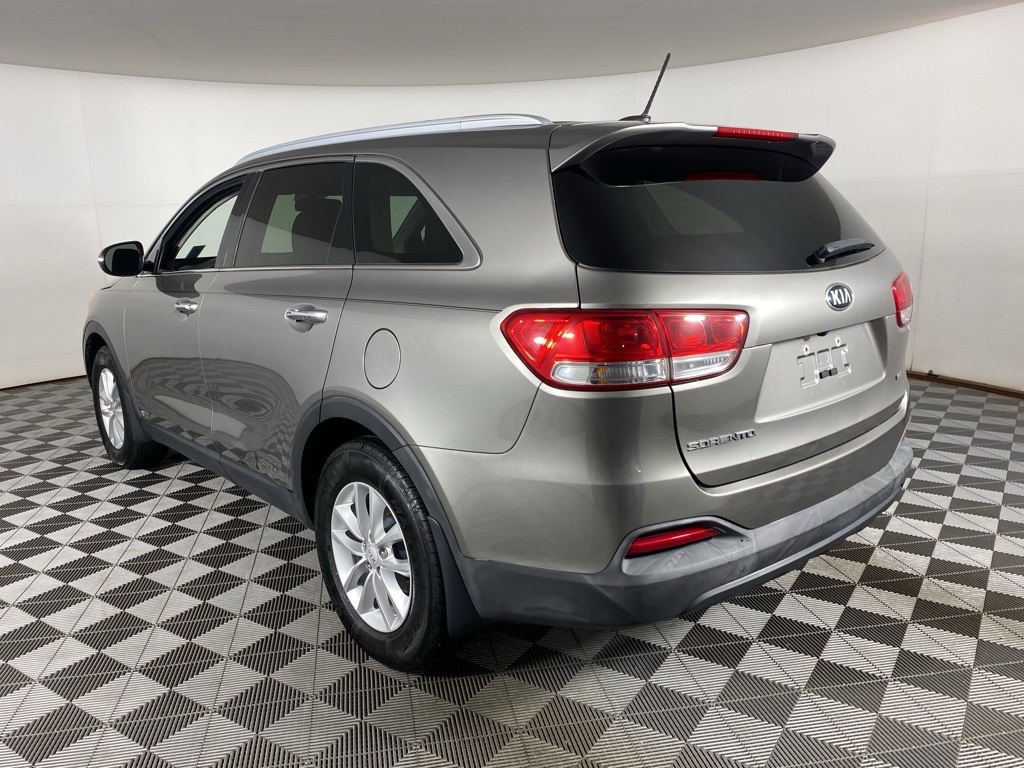 2017 Kia Sorento LX photo 6