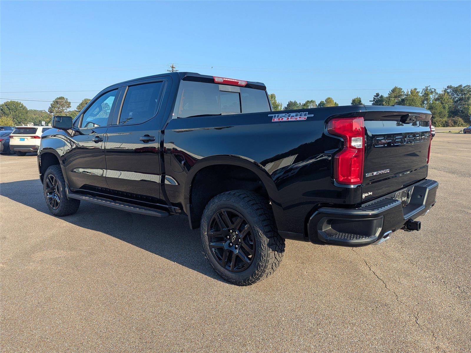 2026 Chevrolet Silverado 1500 LT Trail Boss photo 4