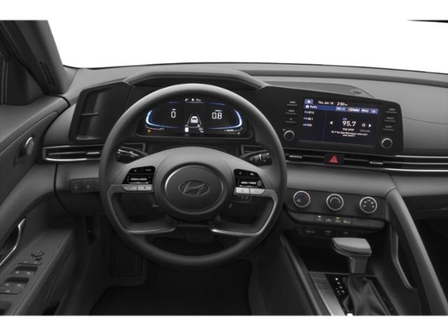 2025 Hyundai Elantra SE photo 7