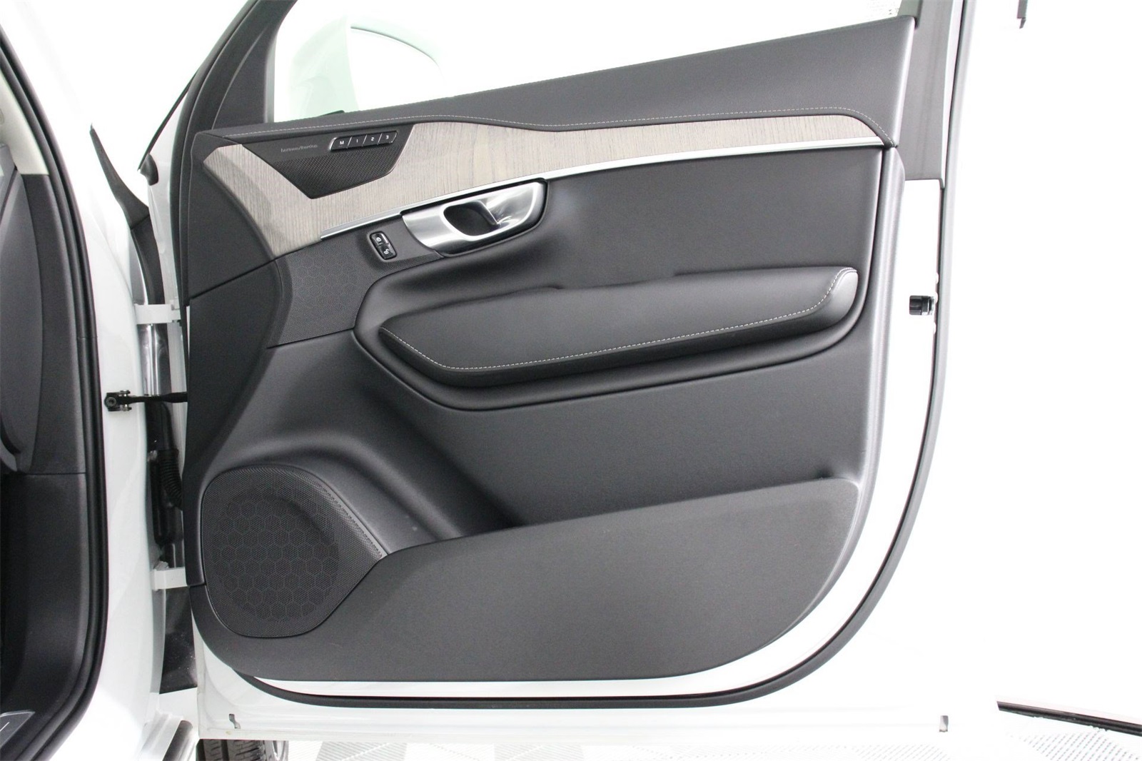 2024 Volvo XC90 Recharge Ultimate photo 16
