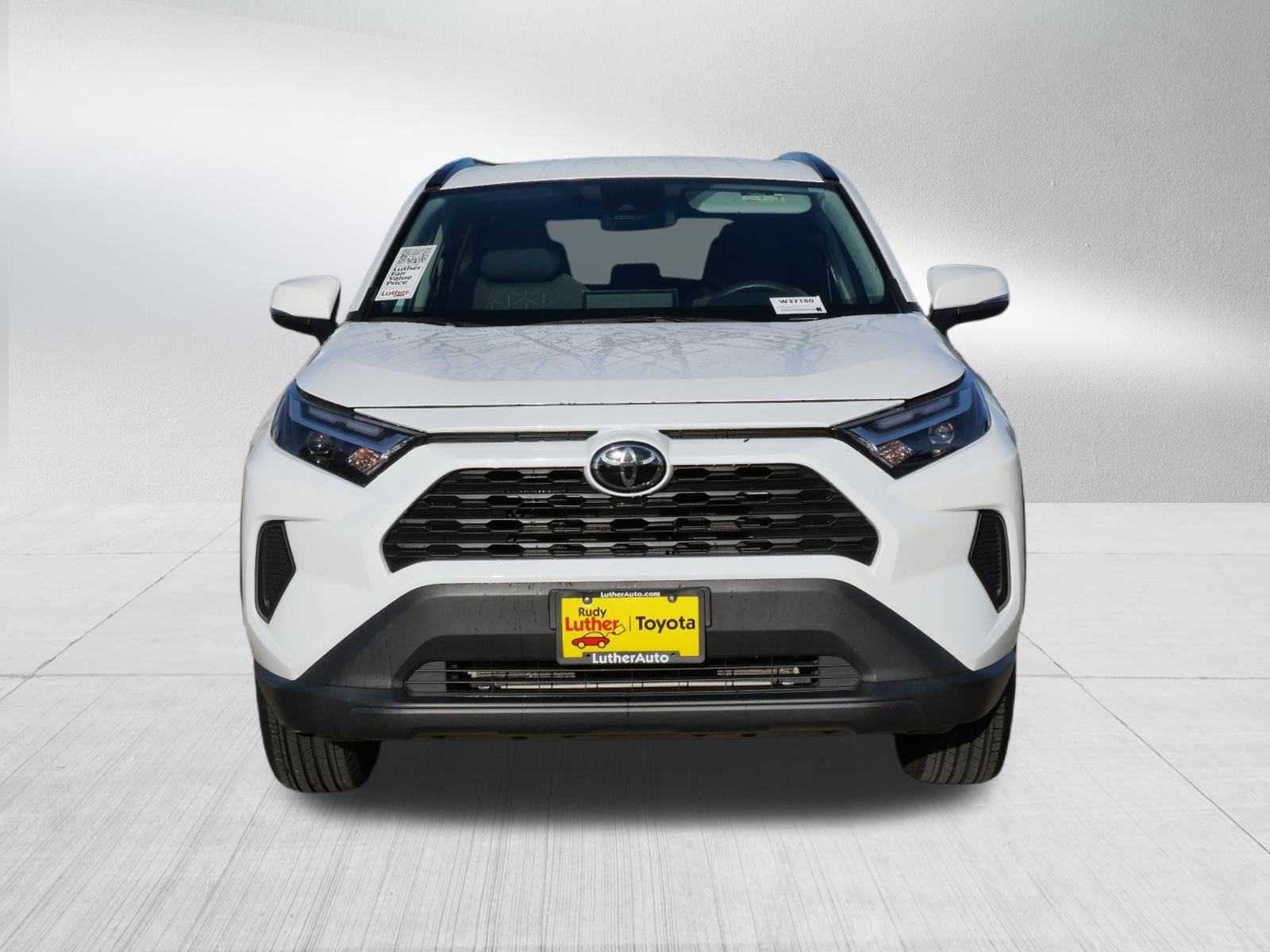 2023 Toyota RAV4 XLE photo 2