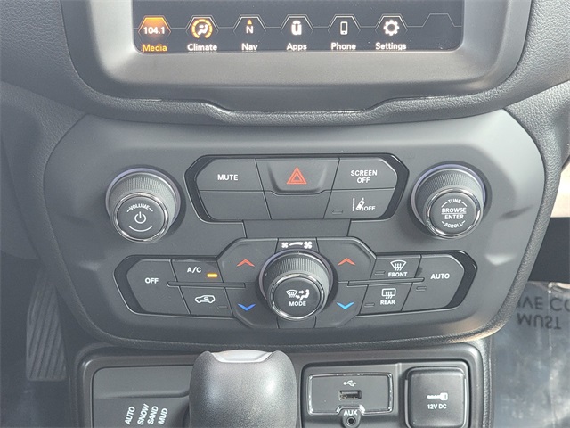 2022 Jeep Renegade Latitude photo 23