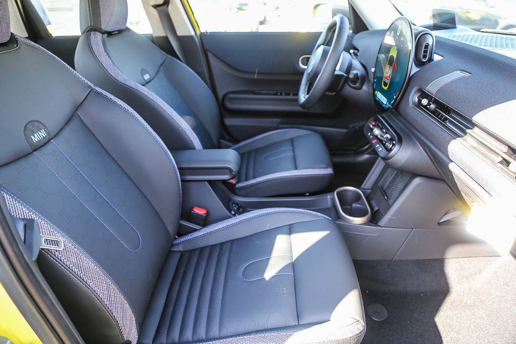 2025 Mini Cooper 4 Door Hardtop Signature photo 14