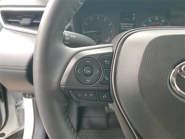 2024 Toyota Corolla Cross LE photo 13