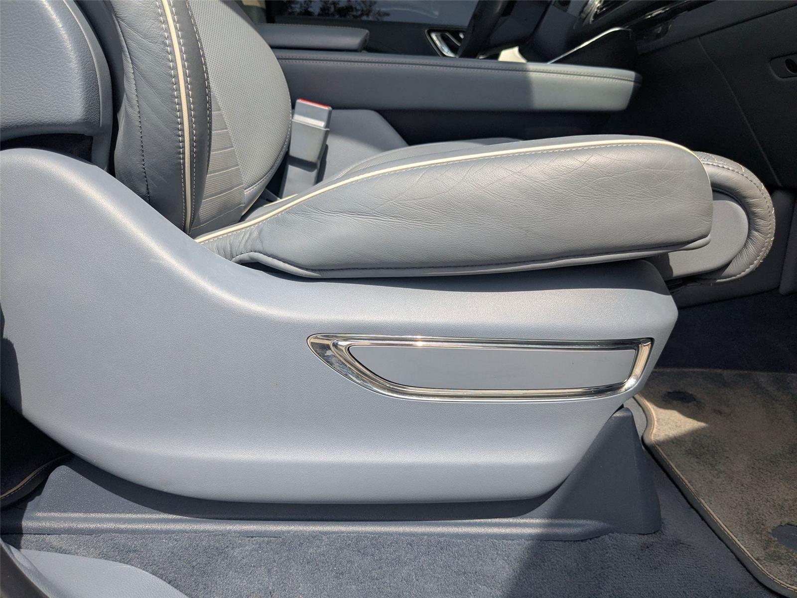 2020 Lincoln Navigator Black Label photo 31