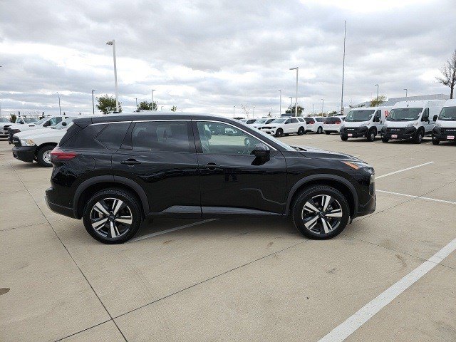 2024 Nissan Rogue SL photo 3