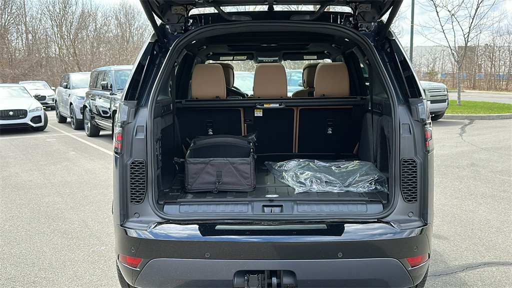 2025 Land Rover Discovery SE photo 26