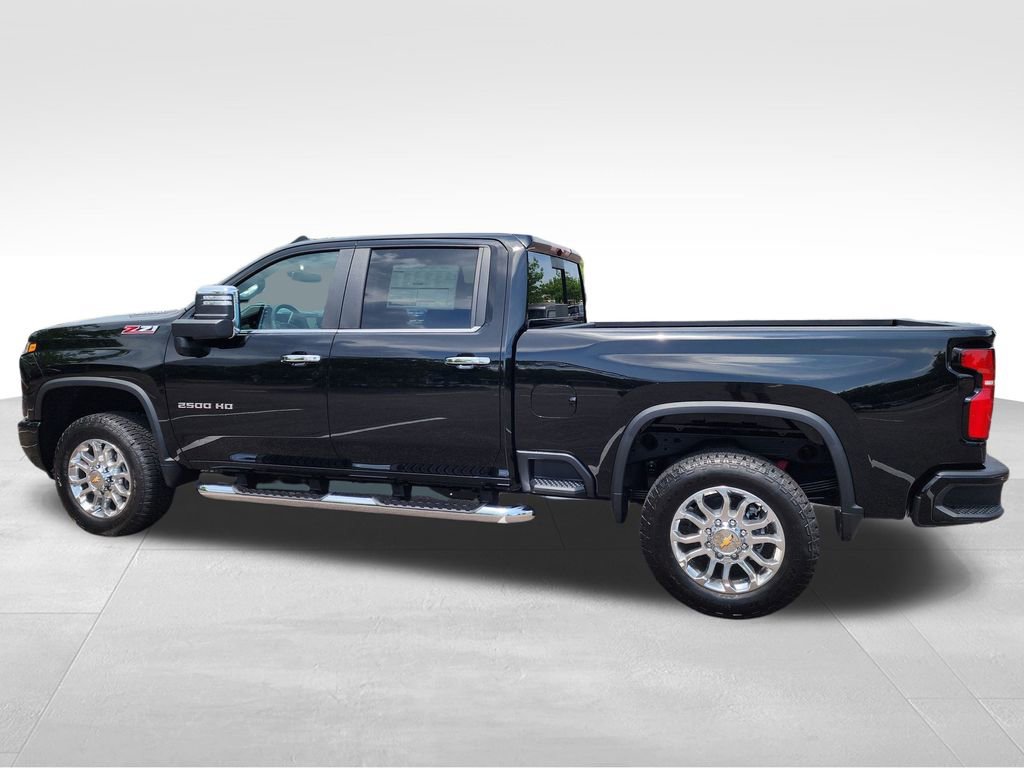 2025 Chevrolet Silverado 2500HD LT photo 4