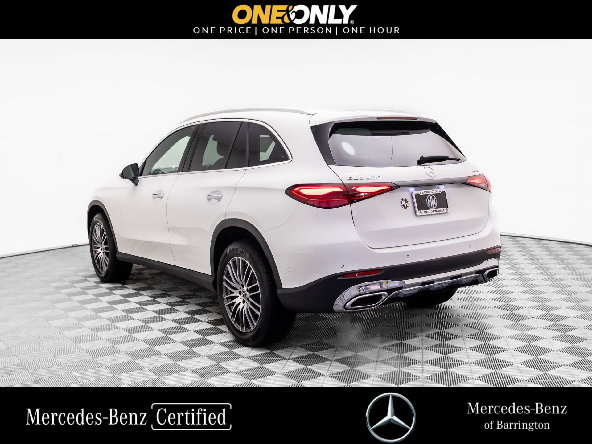 2025 Mercedes Benz GLC 300 4MATIC photo 2