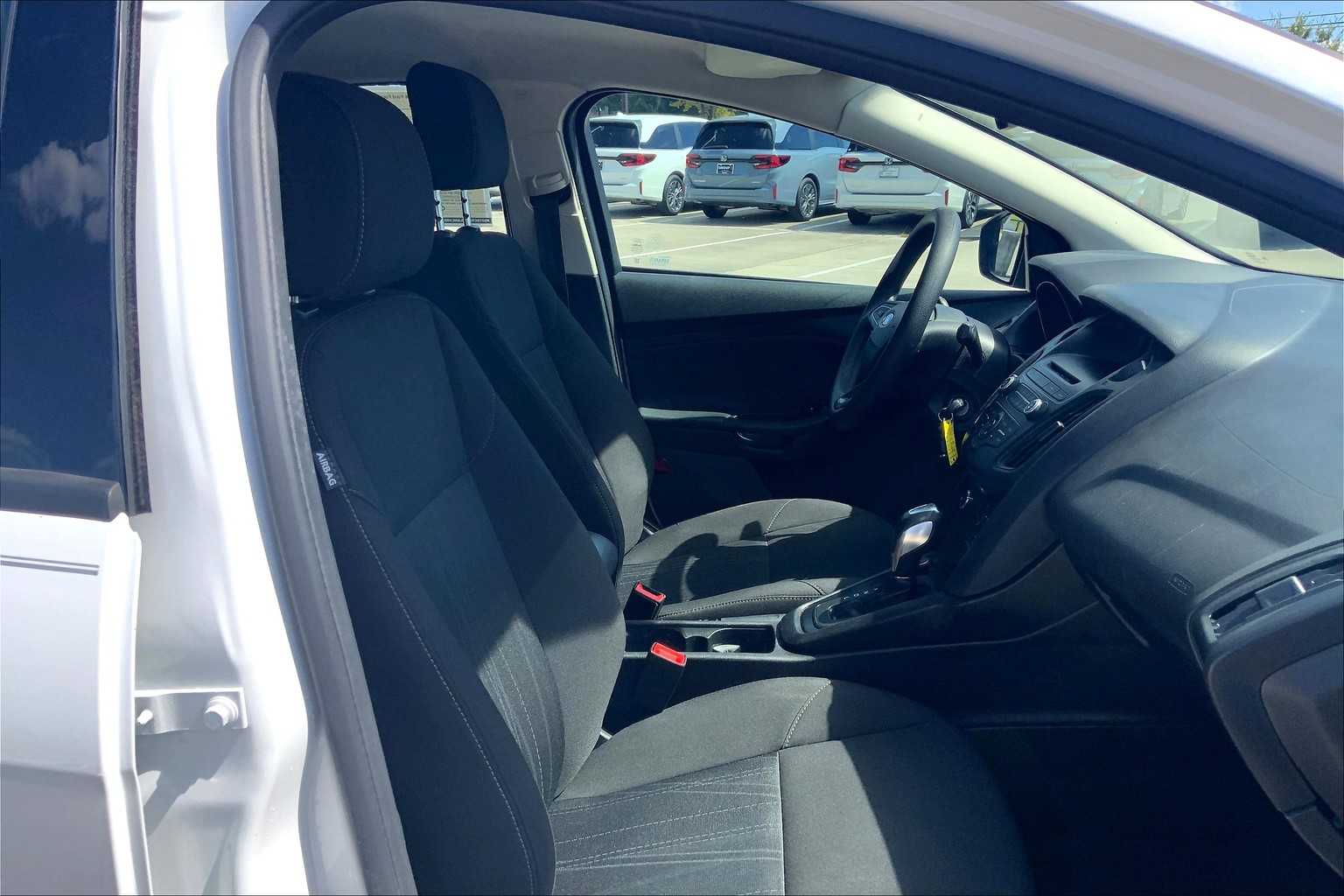 2016 Ford Focus SE photo 7